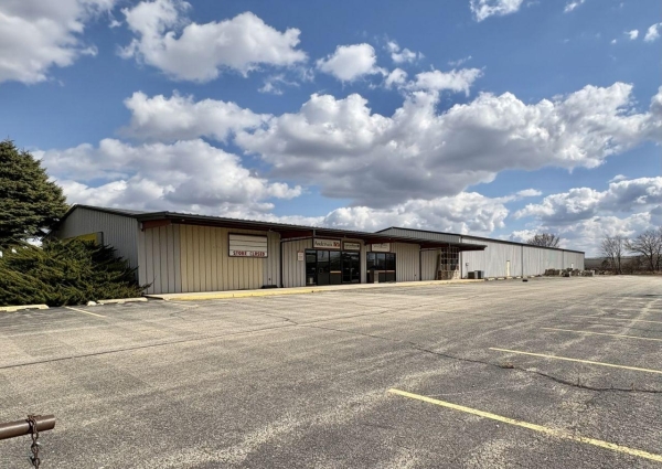 Listing Image #3 - Retail for sale at 1021 Fosse Road, Ottawa IL 61350