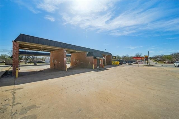 Listing Image #2 - Others for sale at 144 W 4th Avenue, Bristow OK 74010