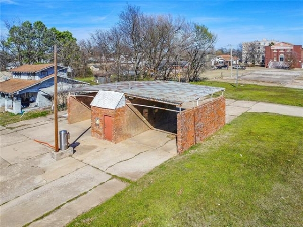 Listing Image #3 - Others for sale at 202 N 5th Street, Okemah OK 74859