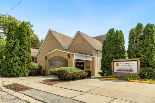 Listing Image #3 - Retail for sale at 1214 Brown Avenue, Joliet IL 60432