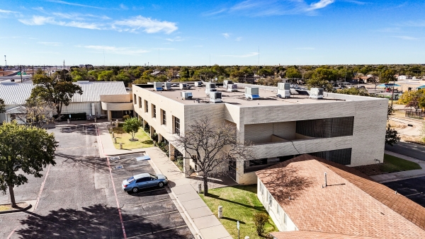 Listing Image #1 - Office for sale at 3804 I-27, Lubbock TX 79412