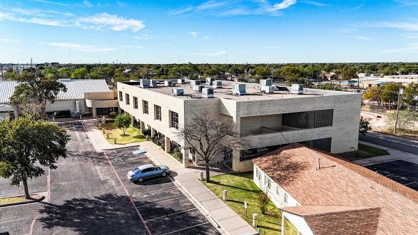 Listing Image #2 - Office for sale at 3804 I-27, Lubbock TX 79412