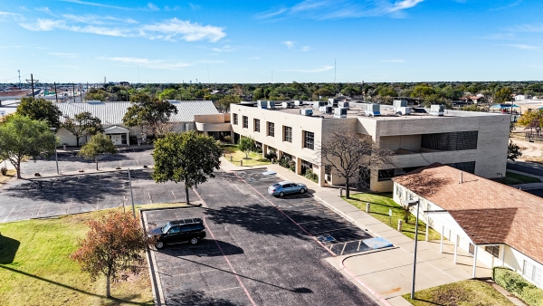 Listing Image #3 - Office for sale at 3804 I-27, Lubbock TX 79412