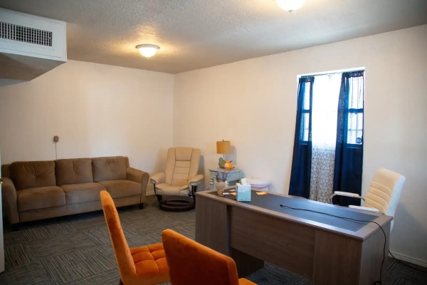 Listing Image #3 - Office for sale at 2907 San Mateo Blvd NE, Albuquerque NM 87110
