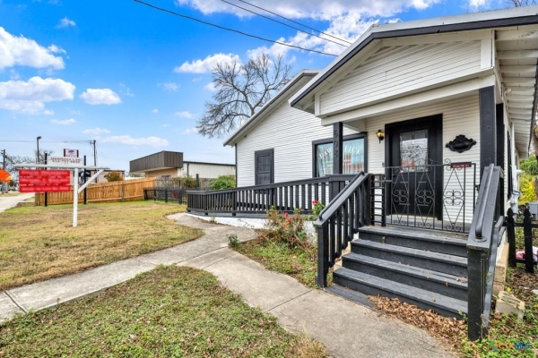 Listing Image #2 - Others for sale at 608 S Guadalupe, San Marcos TX 78666