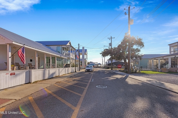 Listing Image #3 - Others for sale at 109 Court Street, Bay Saint Louis MS 39520