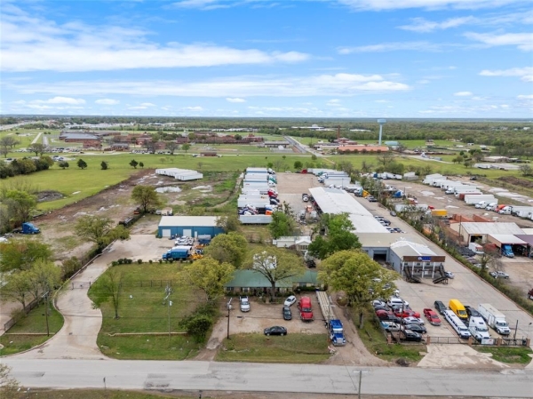 Listing Image #2 - Industrial for sale at 303 W Simonds Road, Seagoville TX 75159