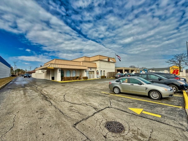 Listing Image #2 - Others for sale at 9110 Waukegan Road, Morton Grove IL 60053
