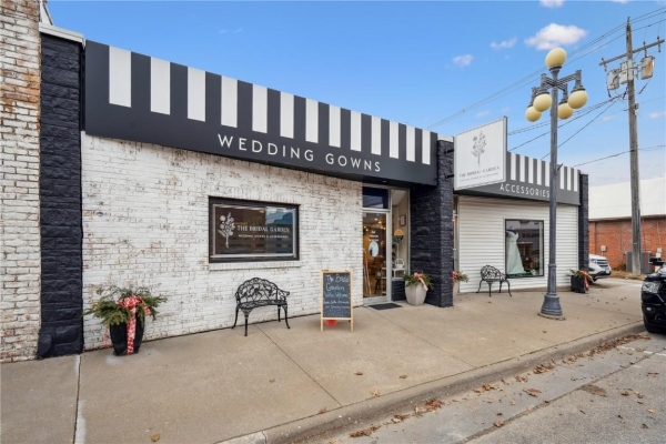 Listing Image #2 - Others for sale at 315 A Ave, Vinton IA 52349
