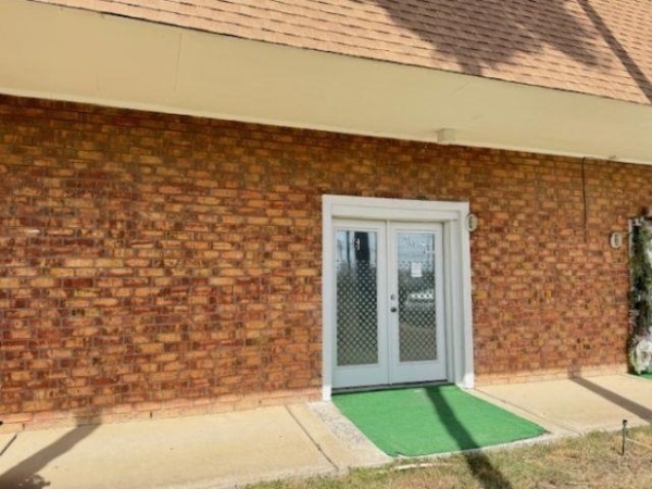 Listing Image #2 - Retail for sale at 6202 McPherson Rd, Laredo TX 78041