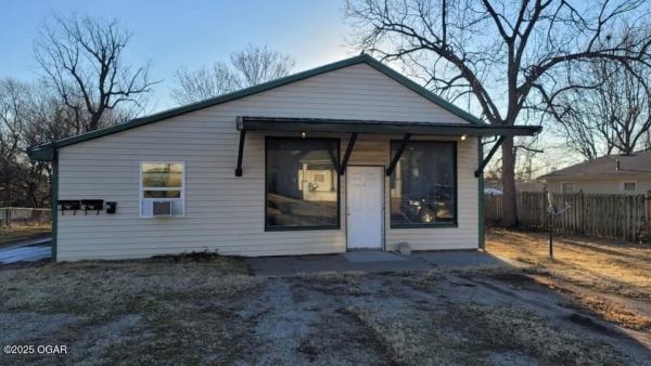 Listing Image #1 - Multi-family for sale at 505 9th Street, Monett MO 65708
