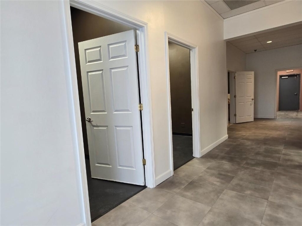 Listing Image #3 - Others for sale at 600 Blairs Ferry Road Ne B, Cedar Rapids IA 52402