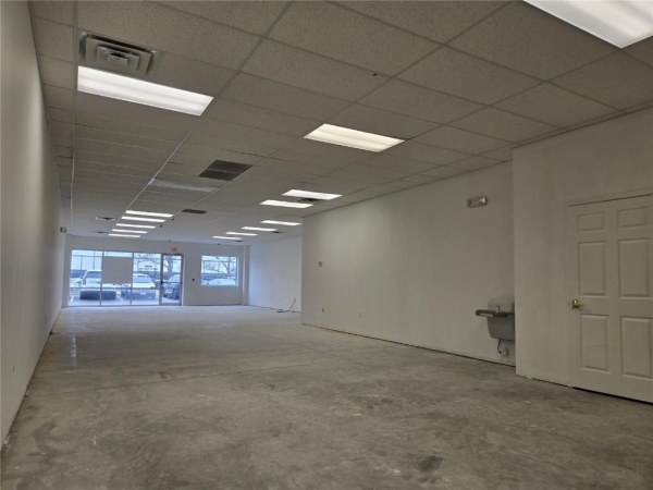 Listing Image #3 - Others for sale at 600 Blairs Ferry Road Ne D, Cedar Rapids IA 52402