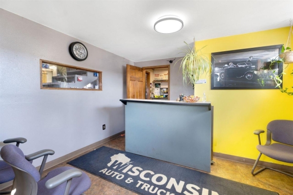 Listing Image #3 - Retail for sale at 3116 W WISCONSIN Avenue, APPLETON WI 54914