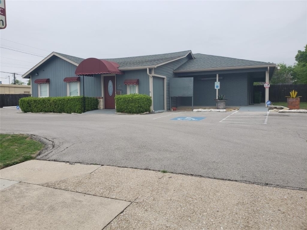 Listing Image #1 - Retail for sale at 5617 Watauga Road, Watauga TX 76148