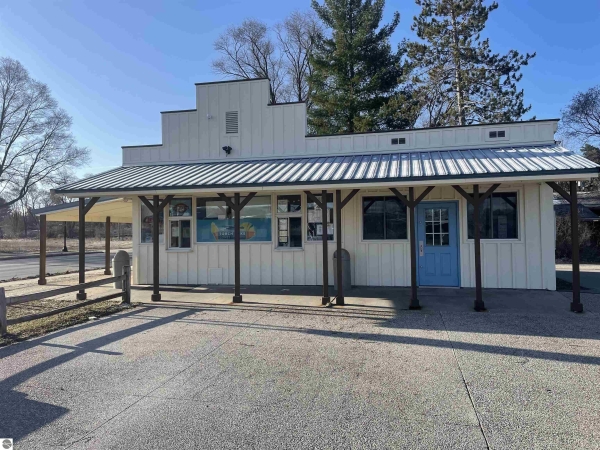 Listing Image #2 - Others for sale at 8145 NW Rapid City Road, Rapid City MI 49676
