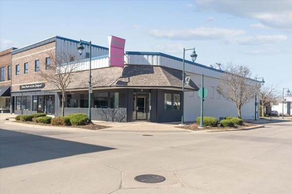 Listing Image #1 - Retail for sale at 2 S Frederick, Oelwein IA 50662