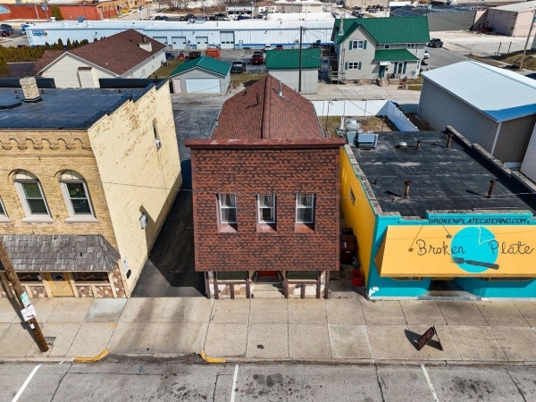 Listing Image #2 - Retail for sale at 1308 Washington St, Manitowoc WI 54220