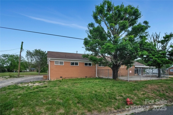 Listing Image #2 - Others for sale at 318 Laurel Avenue, Grover NC 28073