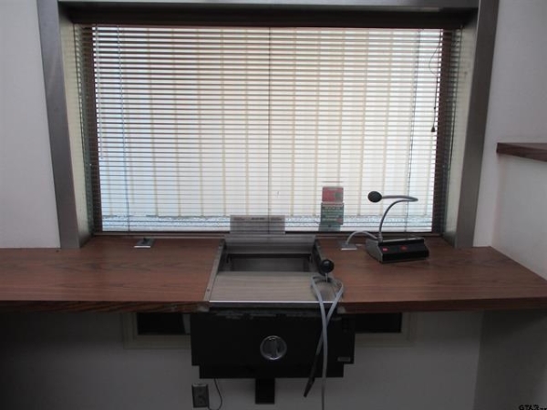 Listing Image #3 - Office for sale at 10680 Main St, New London TX 75682