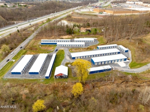 Listing Image #1 - Others for sale at 1122 Amelia Avenue, Altoona PA 16602