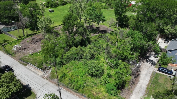 Listing Image #1 - Land for sale at 421 7th Street, Humble TX 77338