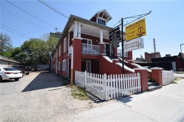 Listing Image #2 - Others for sale at 422 S BROAD Street, New Orleans LA 70119