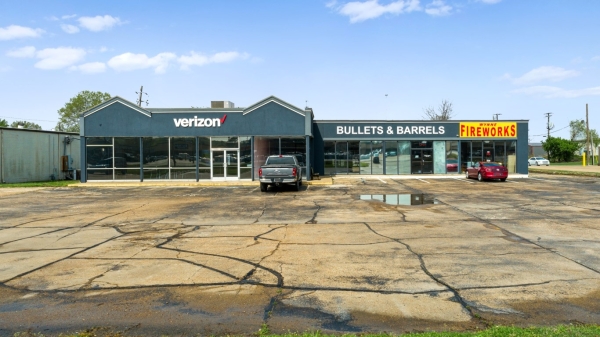 Listing Image #1 - Retail for sale at 1811 & 1813 Falls Blvd, Wynne AR 72396