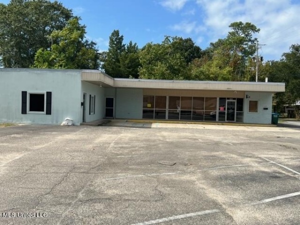 Listing Image #2 - Retail for sale at 1241 Market Street, Pascagoula MS 39567