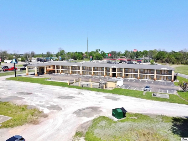 Listing Image #3 - Others for sale at 143 HIGHWAY 65, Tallulah LA 71282