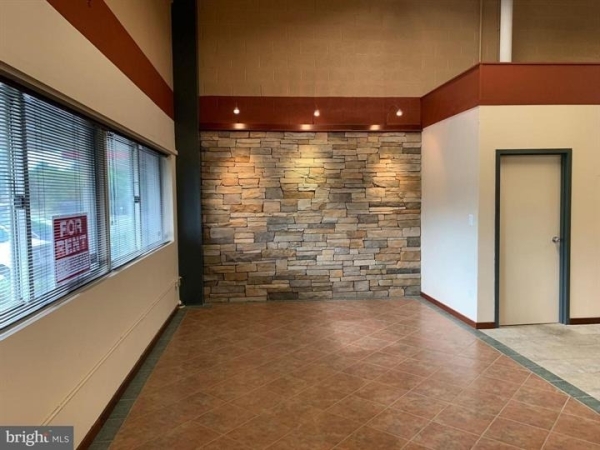 Listing Image #2 - Industrial for sale at 259 Sunset Park #259, Herndon VA 20170