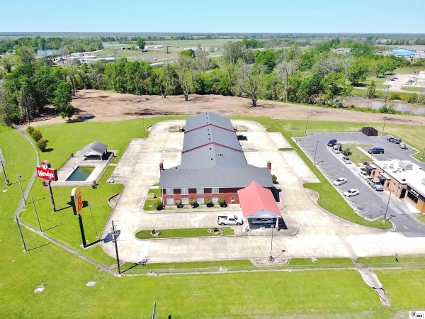Listing Image #1 - Others for sale at 144 HIGHWAY 65 S, Tallulah LA 71282