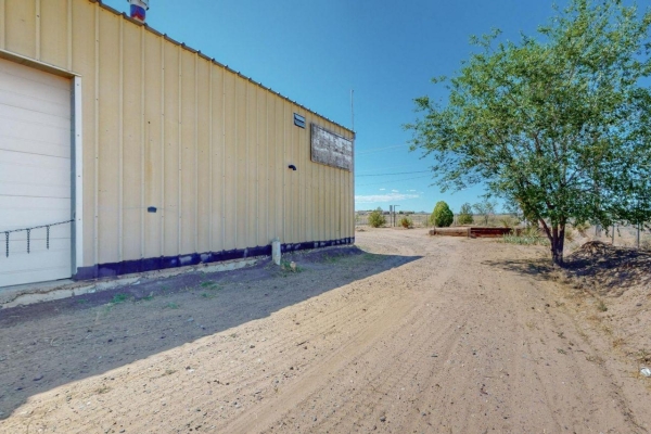 Listing Image #3 - Retail for sale at 6566 SAGE Road SW, Albuquerque NM 87121