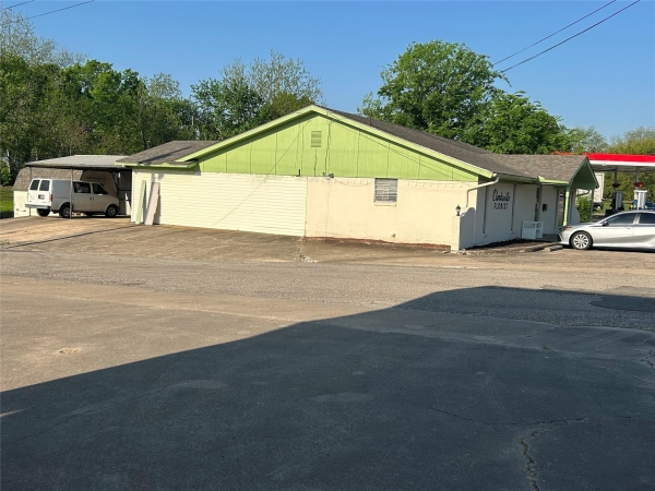 Listing Image #3 - Others for sale at 900 W Main, Clarksville TX 75426