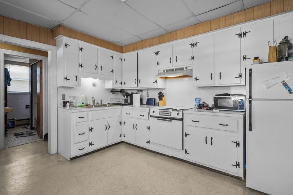 Listing Image #2 - Multi-family for sale at 442 Taunton Ave, Seekonk MA 02771