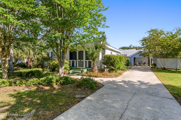 Listing Image #2 - Others for sale at 211 Demontluzin Avenue, Bay Saint Louis MS 39520