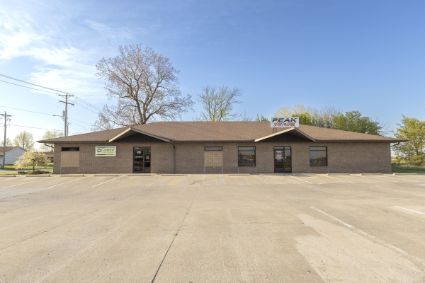 Listing Image #1 - Office for sale at 2100 Silva Lane, Moberly MO 65270