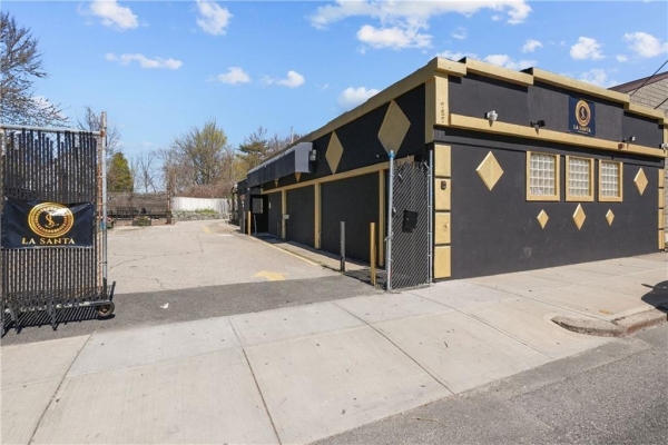 Listing Image #1 - Others for sale at 727 Cranston, Providence RI 02907