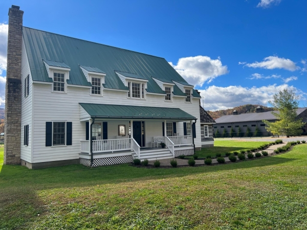 Listing Image #3 - Others for sale at 38496 E Midland Trl, Caldwell WV 24925
