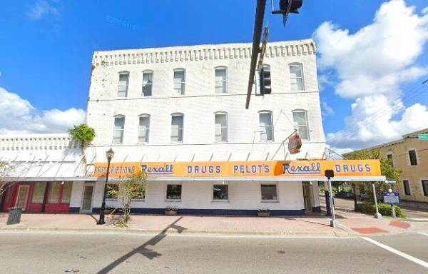 Listing Image #1 - Office for sale at 831 Manatee Ave E, Bradenton FL 34205