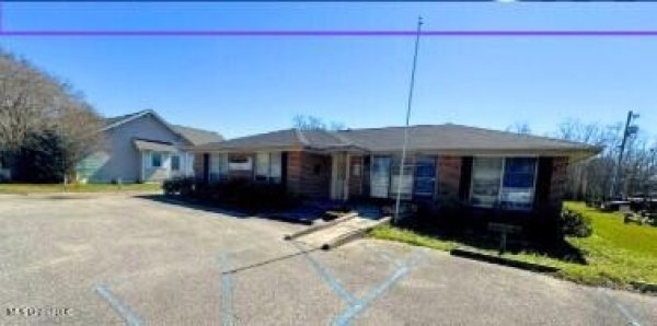 Listing Image #1 - Office for sale at 14121 Dedeaux Road, Gulfport MS 39503
