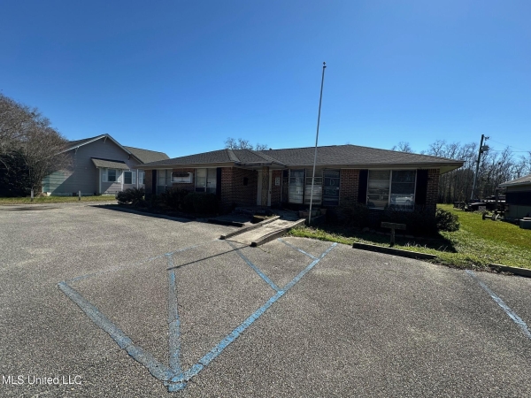 Listing Image #2 - Office for sale at 14121 Dedeaux Road, Gulfport MS 39503