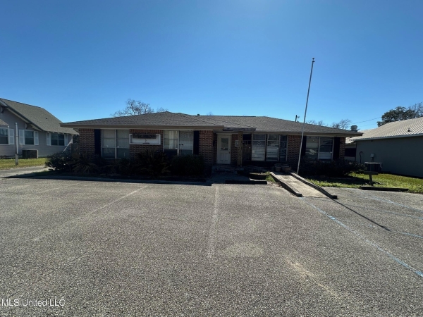 Listing Image #3 - Office for sale at 14121 Dedeaux Road, Gulfport MS 39503