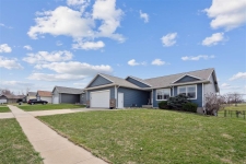 Listing Image #2 - Others for sale at 207 Cherry Park Dr Nw, Cedarrapids IA 52405