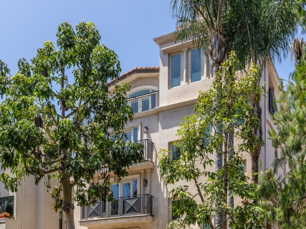 Listing Image #1 - Multi-family for sale at 8833 Cynthia Street, West Hollywood CA 90069