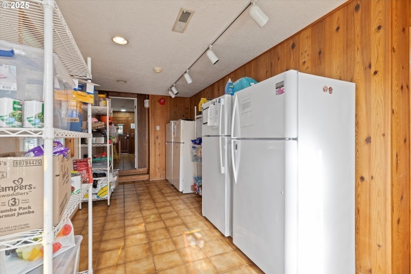 Listing Image #2 - Others for sale at 1915 COMMERCIAL ST, Salem OR 97302