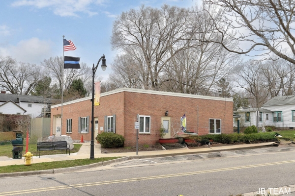 Listing Image #1 - Office for sale at 47 W Center Street, Douglas MI 49406