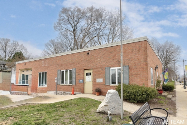 Listing Image #2 - Office for sale at 47 W Center Street, Douglas MI 49406