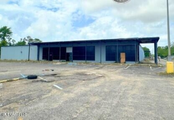 Listing Image #1 - Industrial for sale at 2909 26th Avenue, Gulfport MS 39501