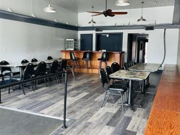 Listing Image #3 - Retail for sale at 208 Main Avenue, Clinton IA 52732